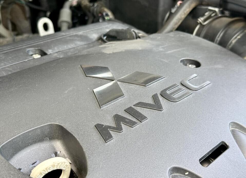 Mitsubishi Outlander, III Рестайлинг 2 2.4 CVT (167 л.с.) 4WD