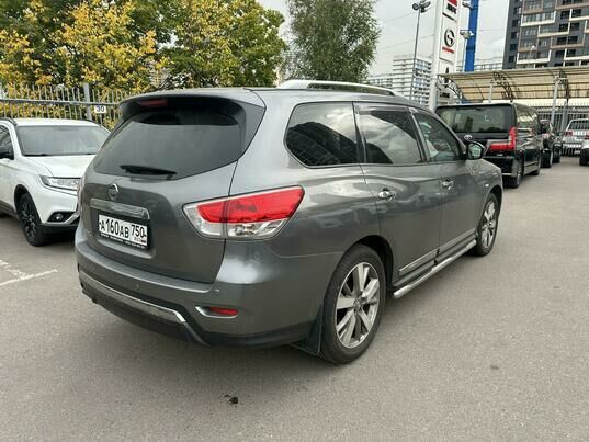 Nissan Pathfinder, 2015 г., 140 001 км