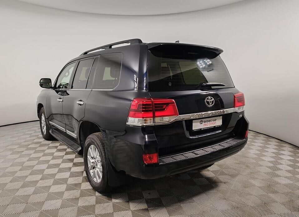 Toyota Land Cruiser, 200 Series Рестайлинг 2 4.5d AT (249 л.с.) 4WD