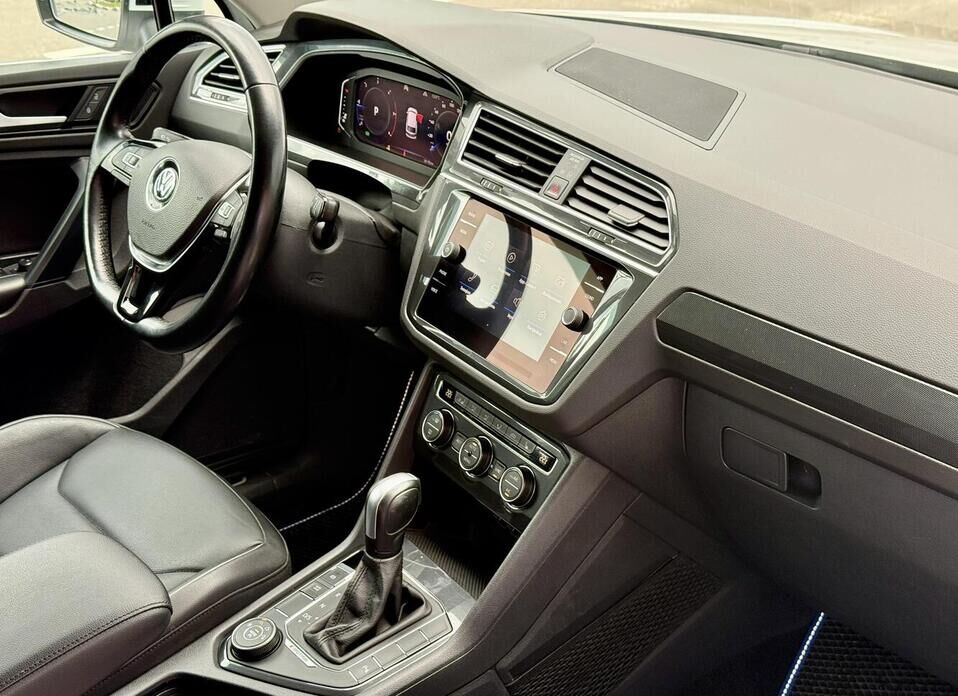 Volkswagen Tiguan, II 2.0d AMT (150 л.с.) 4WD