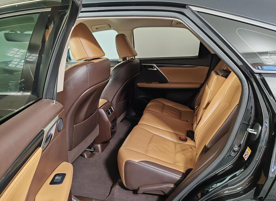 Lexus RX, IV Рестайлинг 300 2.0 AT (238 л.с.) 4WD