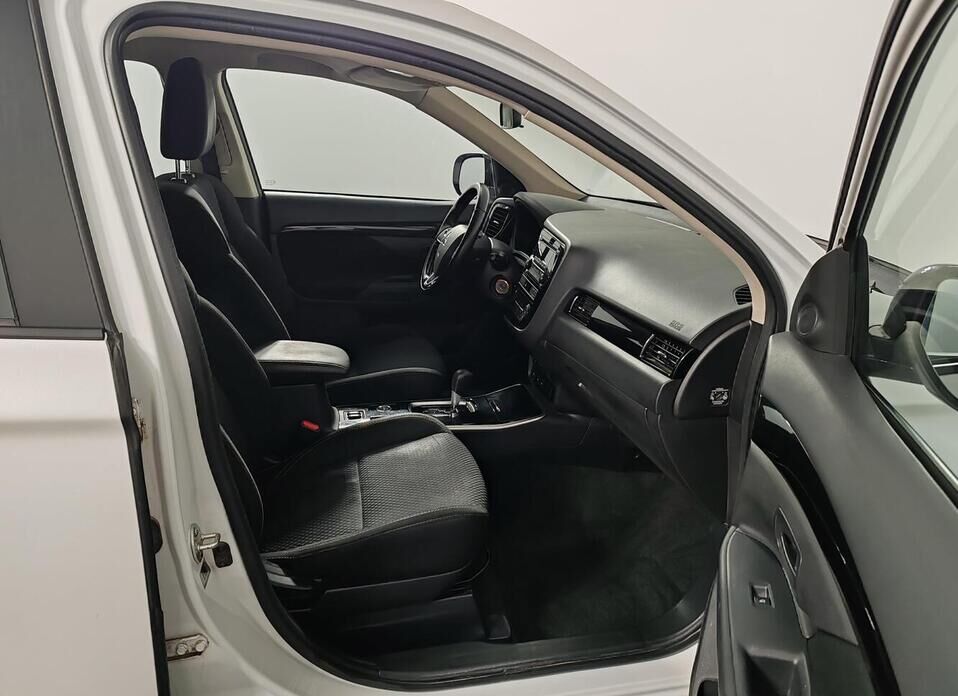 Mitsubishi Outlander, III Рестайлинг 3 2.0 CVT (146 л.с.) 4WD