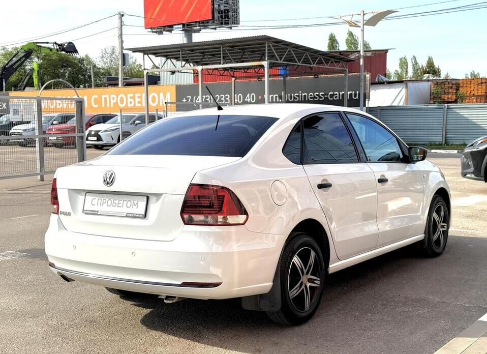 Volkswagen Polo, V Рестайлинг 1.6 AT (110 л.с.)