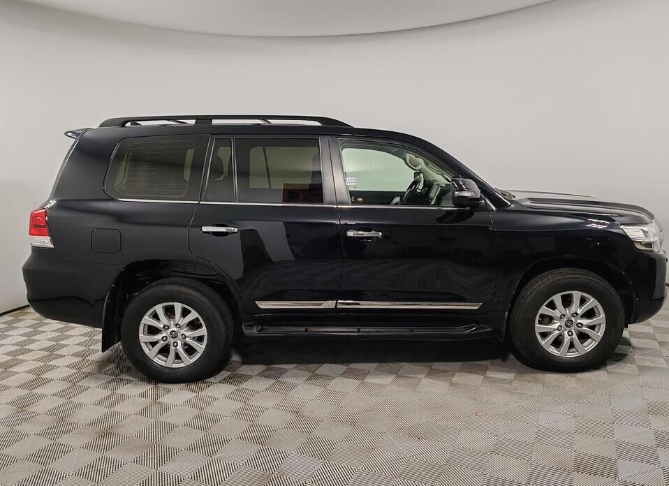 Toyota Land Cruiser, 200 Series Рестайлинг 2 4.5d AT (249 л.с.) 4WD