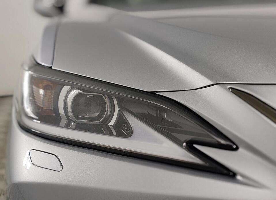 Lexus ES, VII Рестайлинг 350 3.5 AT (249 л.с.)