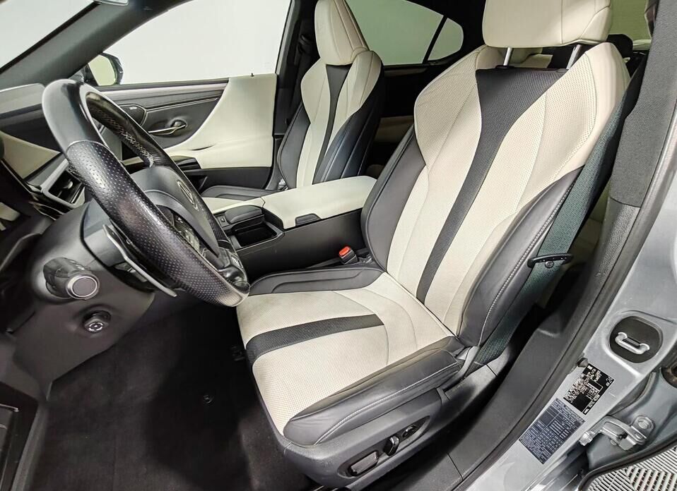 Lexus ES, VII Рестайлинг 350 3.5 AT (249 л.с.)
