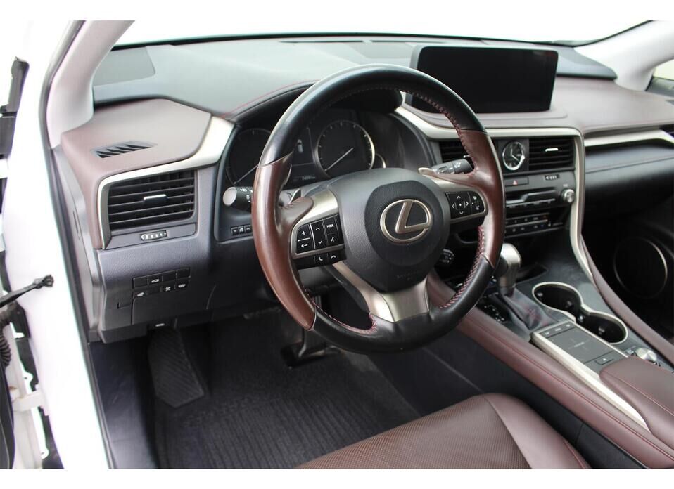 Lexus RX, IV Рестайлинг 300 2.0 AT (238 л.с.) 4WD