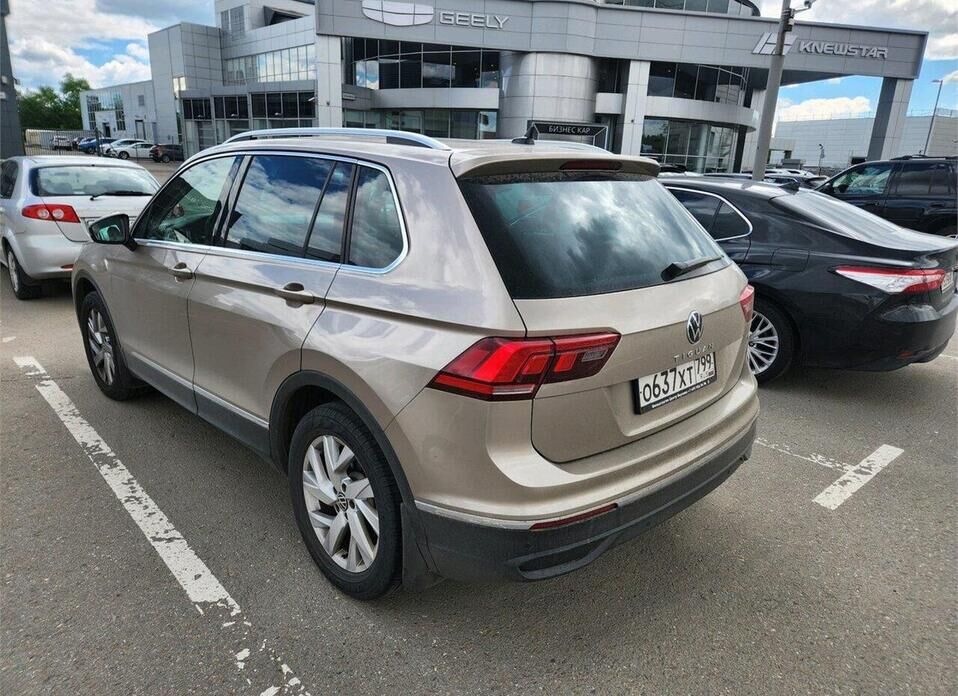 Volkswagen Tiguan, II Рестайлинг 2.0 AMT (180 л.с.) 4WD