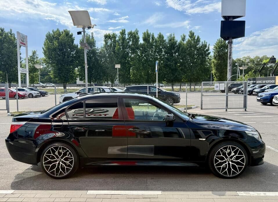 BMW 5 серии, V (E60/E61) Рестайлинг 525xi 3.0 MT (218 л.с.) 4WD