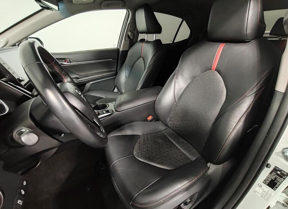 Toyota Camry, VIII (XV70) Рестайлинг 2.5 AT (200 л.с.)