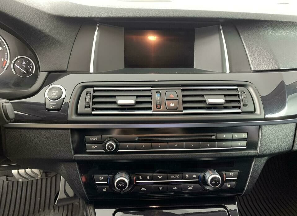BMW 5 серии 528i xDrive 2.0 AT (245 л.с.) 4WD
