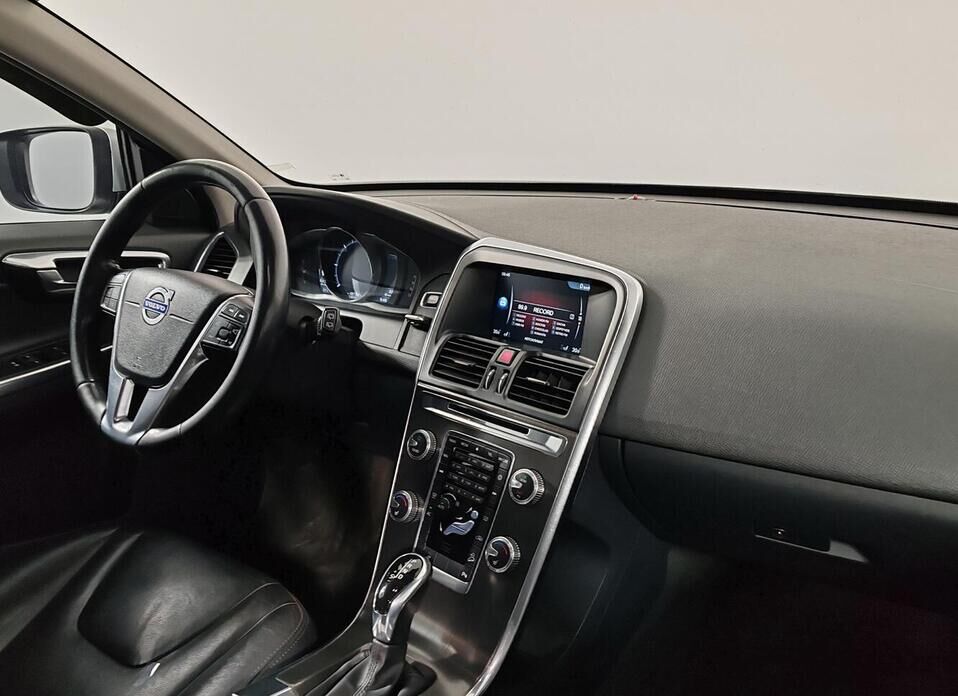 Volvo XC60, I Рестайлинг 2.4d AT (181 л.с.) 4WD