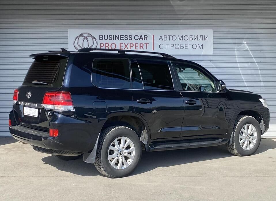Toyota Land Cruiser, 200 Series Рестайлинг 2 4.6 AT (309 л.с.) 4WD