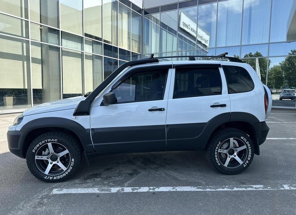 Chevrolet Niva, I Рестайлинг 1.7 MT (80 л.с.) 4WD