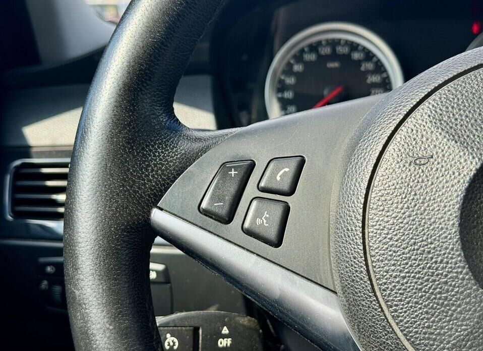 BMW 5 серии, V (E60/E61) Рестайлинг 525xi 3.0 MT (218 л.с.) 4WD