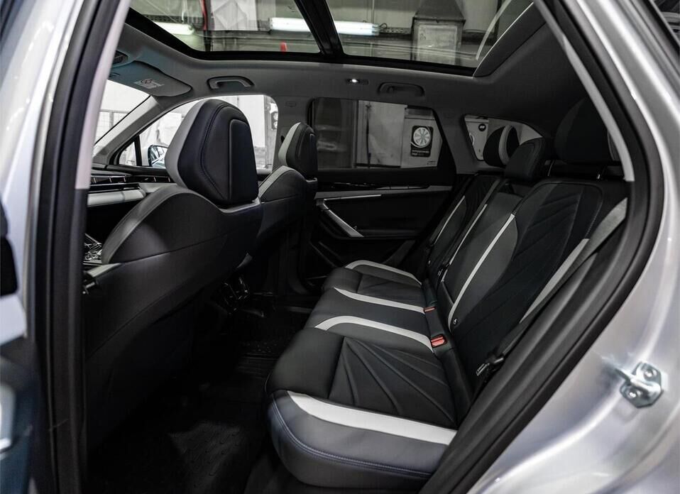 Geely Atlas, II 1.5 AMT (147 л.с.)