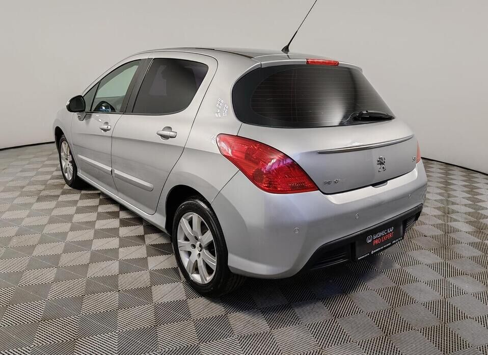 Peugeot 308, I Рестайлинг 1.6 AT (120 л.с.)