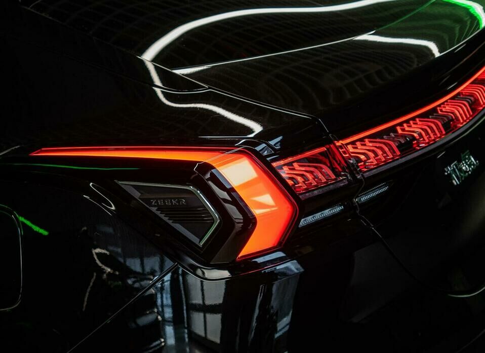 Zeekr 001 100 kWh Electro AT (400 кВт) 4WD