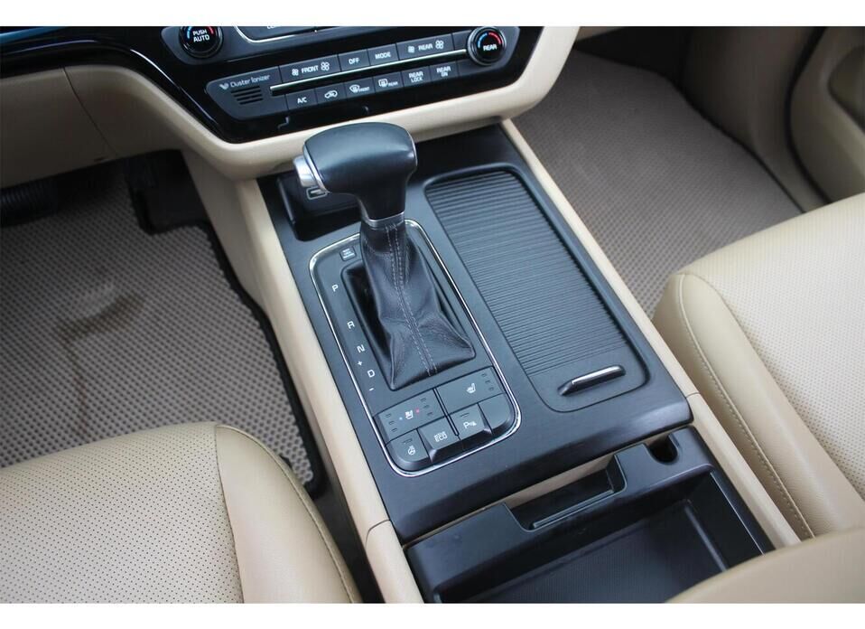 Kia Carnival, III 2.2d AT (202 л.с.)