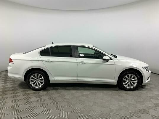 Volkswagen Passat, 2019 г., 45 631 км