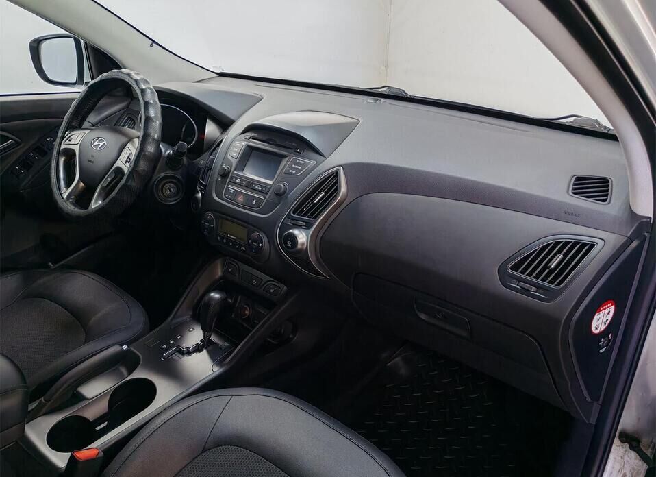 Hyundai ix35, I Рестайлинг 2.0 AT (150 л.с.)