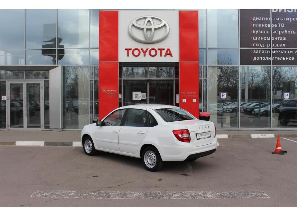 LADA (ВАЗ) Granta 1.6 MT (106 л.с.)