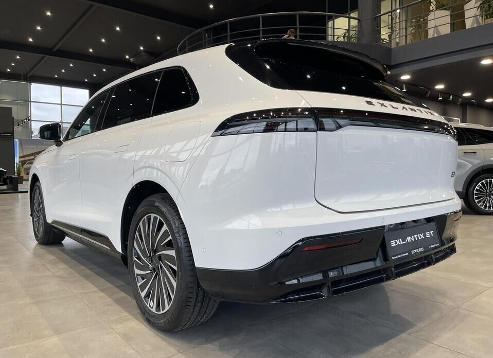 EXEED Exlantix ET 1.5hyb AT (469 л.с.) 4WD