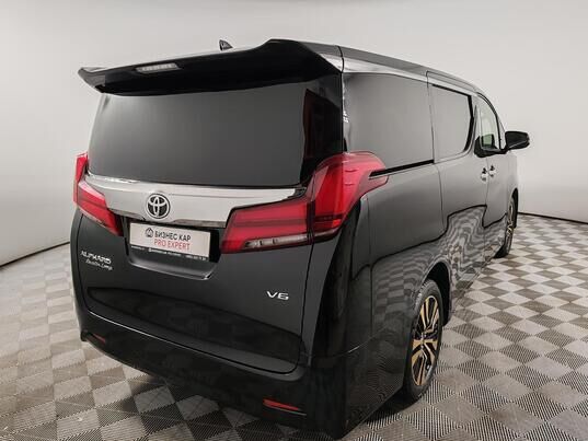 Toyota Alphard, 2021&nbsp;г., 135&nbsp;747&nbsp;км