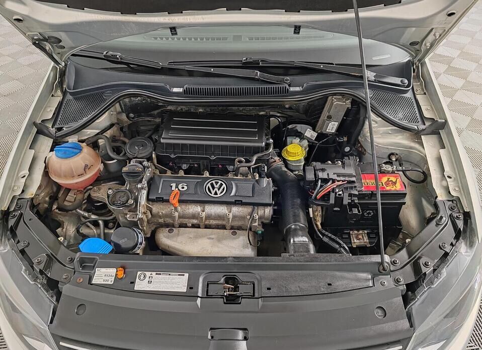 Volkswagen Polo, V 1.6 MT (105 л.с.)