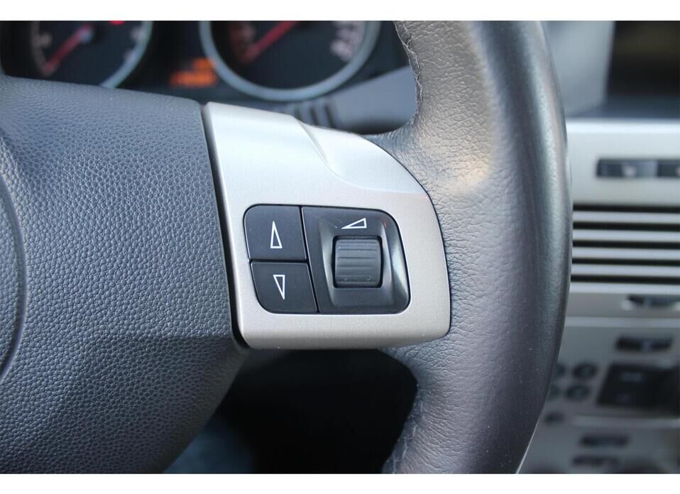 Opel Astra 1.6 MT (115 л.с.)