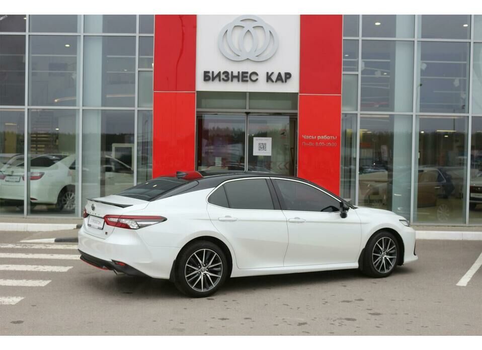 Toyota Camry 2.5 AT (200 л.с.)