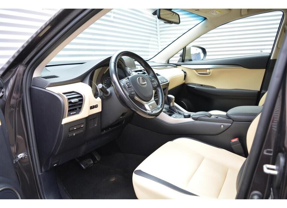Lexus NX, I 200 2.0 CVT (150 л.с.) 4WD