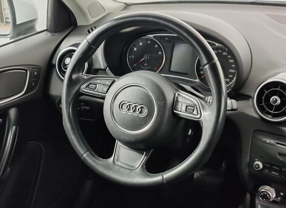 Audi A1, I (8X) 1.4 AMT (122 л.с.)