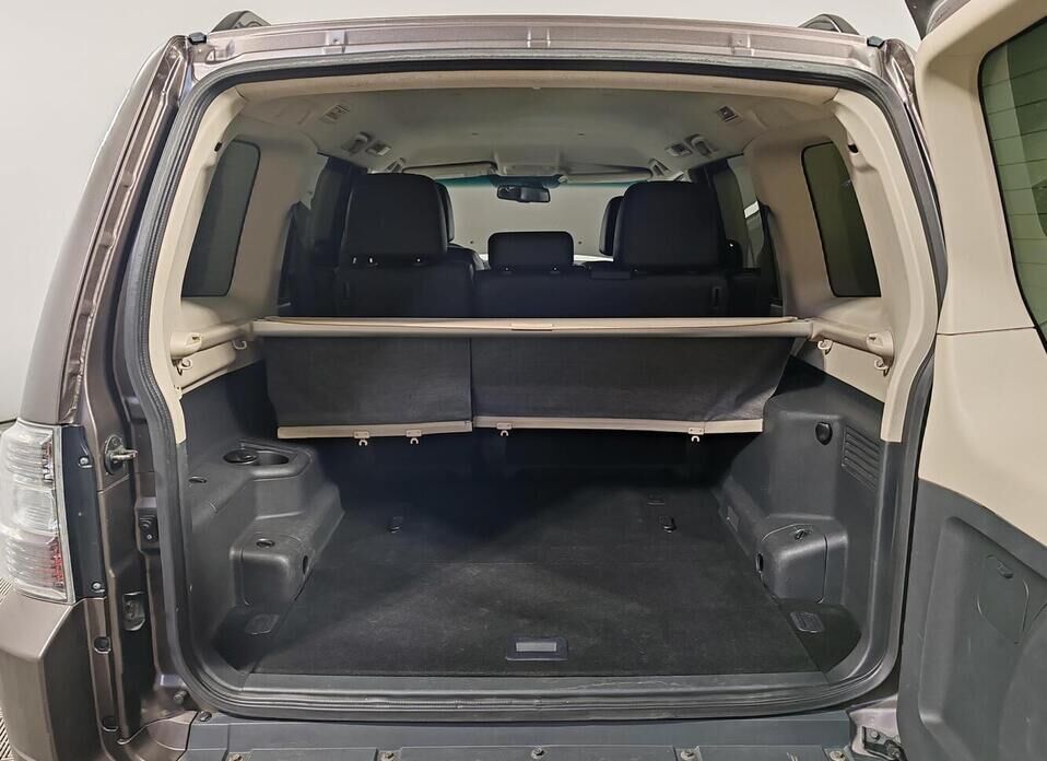 Mitsubishi Pajero, IV Рестайлинг 1 3.0 AT (178 л.с.) 4WD