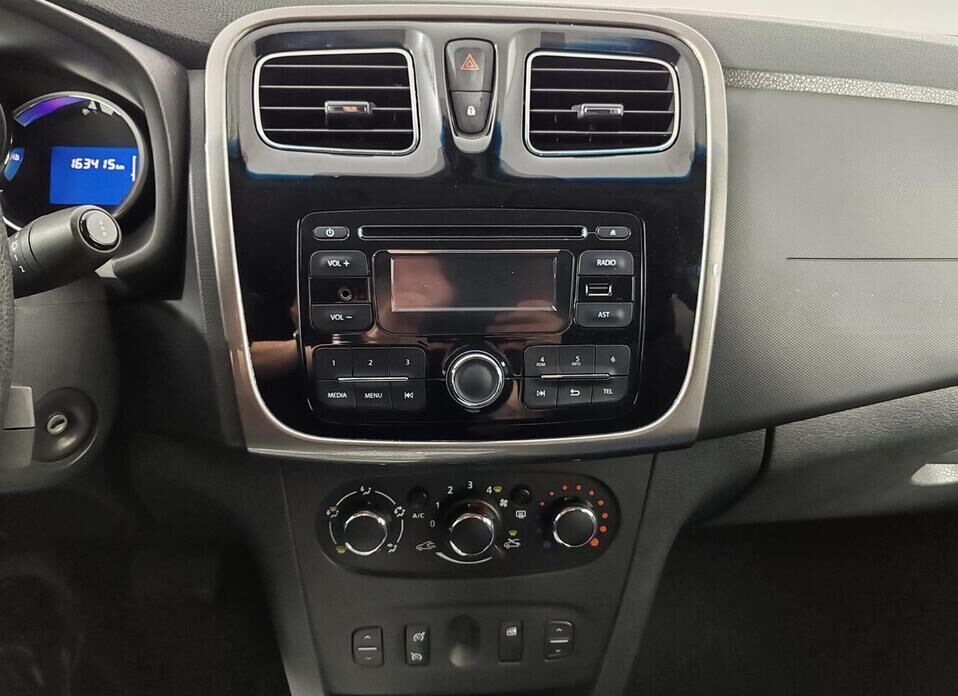 Renault Logan 1.6 AT (102 л.с.)