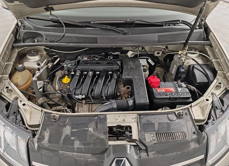 Renault Logan 1.6 AT (102 л.с.)