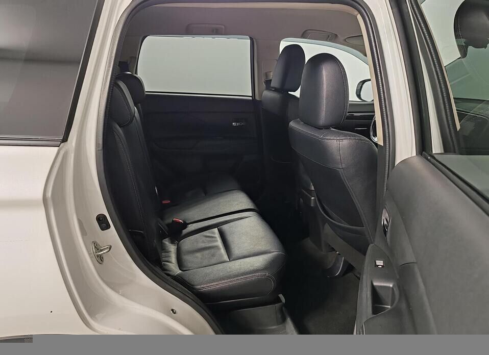 Mitsubishi Outlander, III Рестайлинг 2 2.0 CVT (146 л.с.) 4WD
