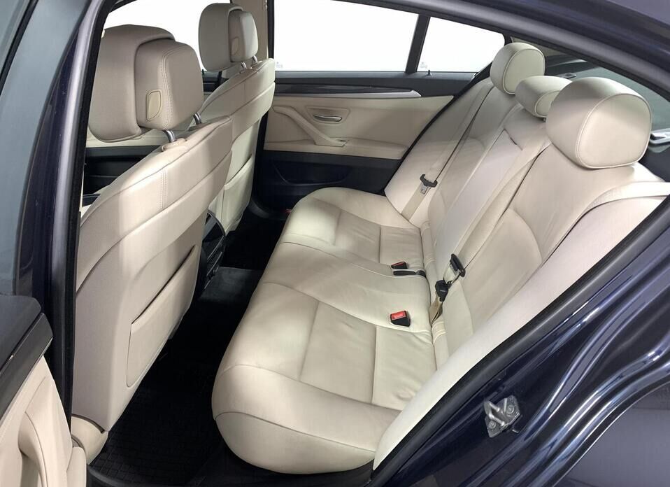 BMW 5 серии 523i 2.5 AT (204 л.с.)