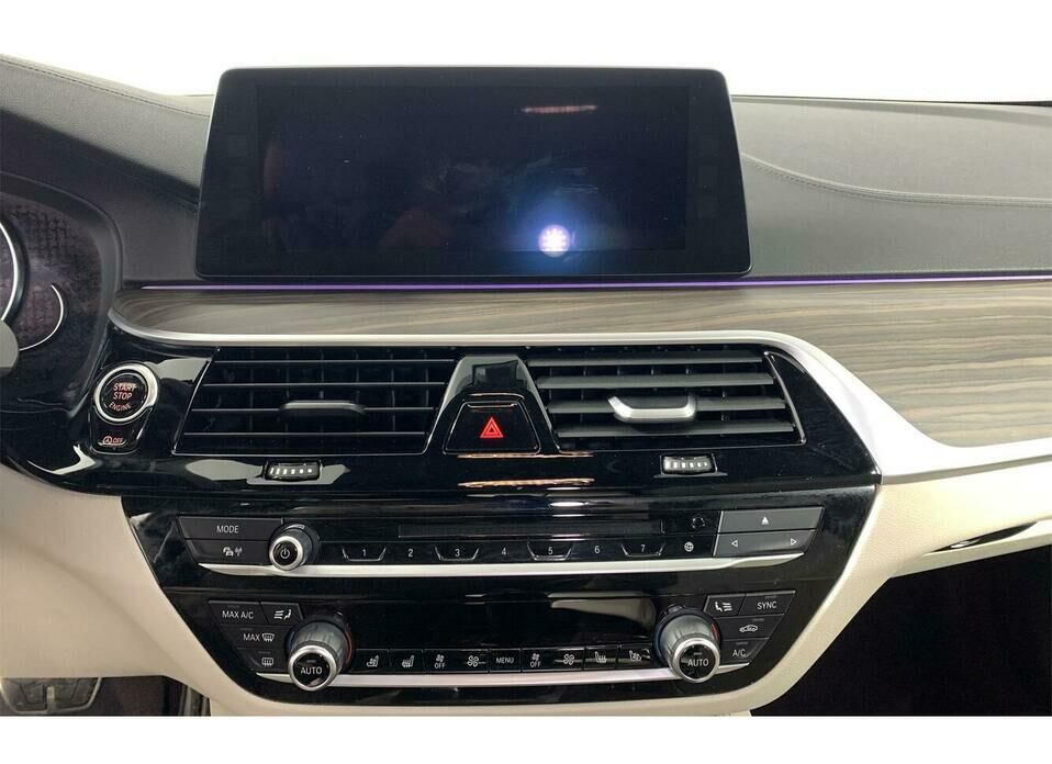 BMW 5 серии 530d xDrive 3.0d AT (249 л.с.) 4WD