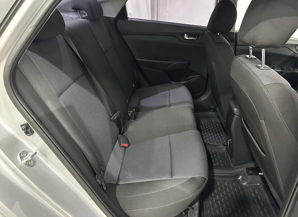 Hyundai Solaris, II Рестайлинг 1.6 AT (123 л.с.)