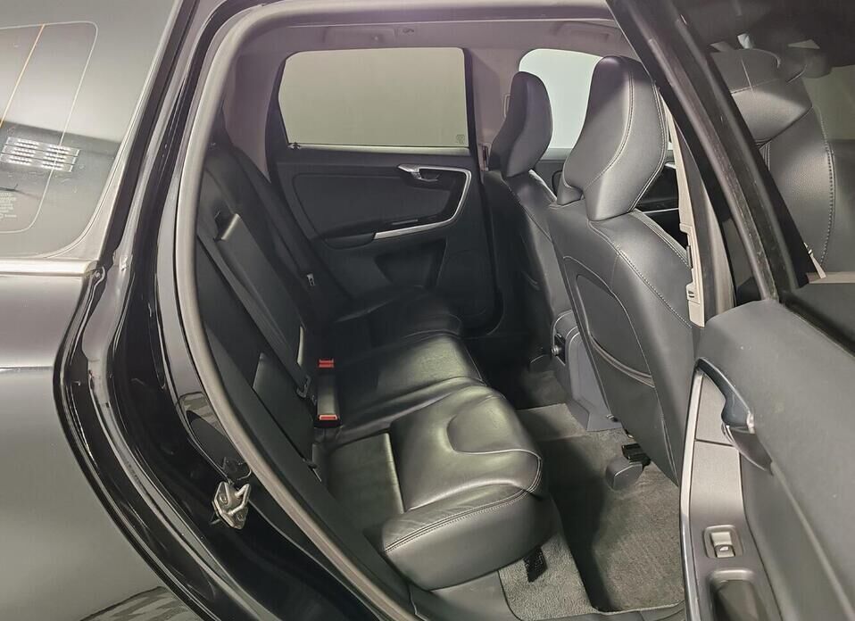 Volvo XC60, I Рестайлинг 2.4d AT (181 л.с.) 4WD