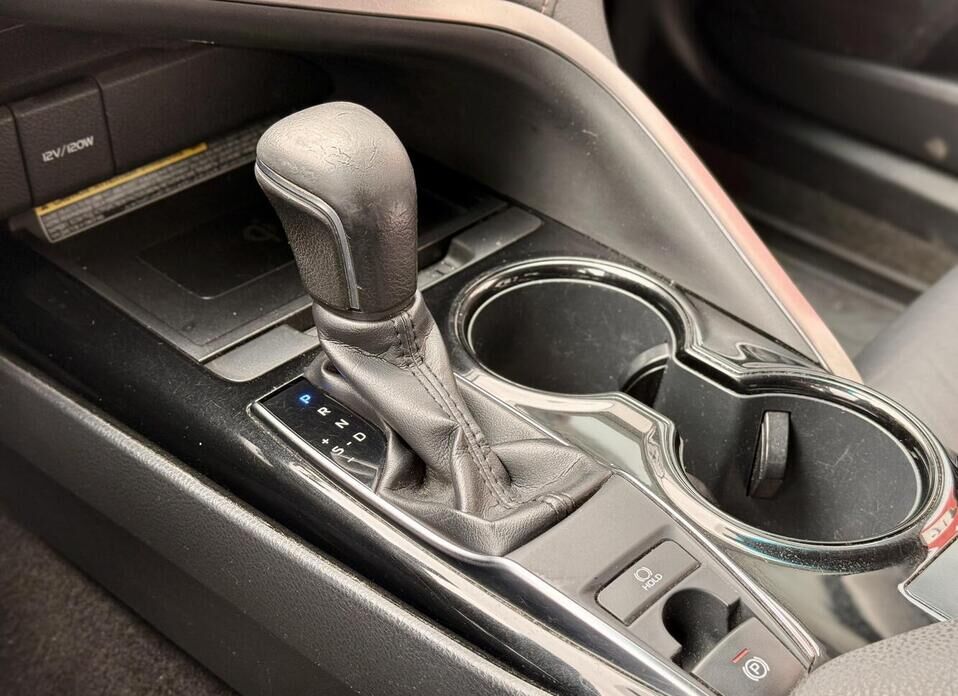 Toyota Camry, VIII (XV70) 2.5 AT (181 л.с.)