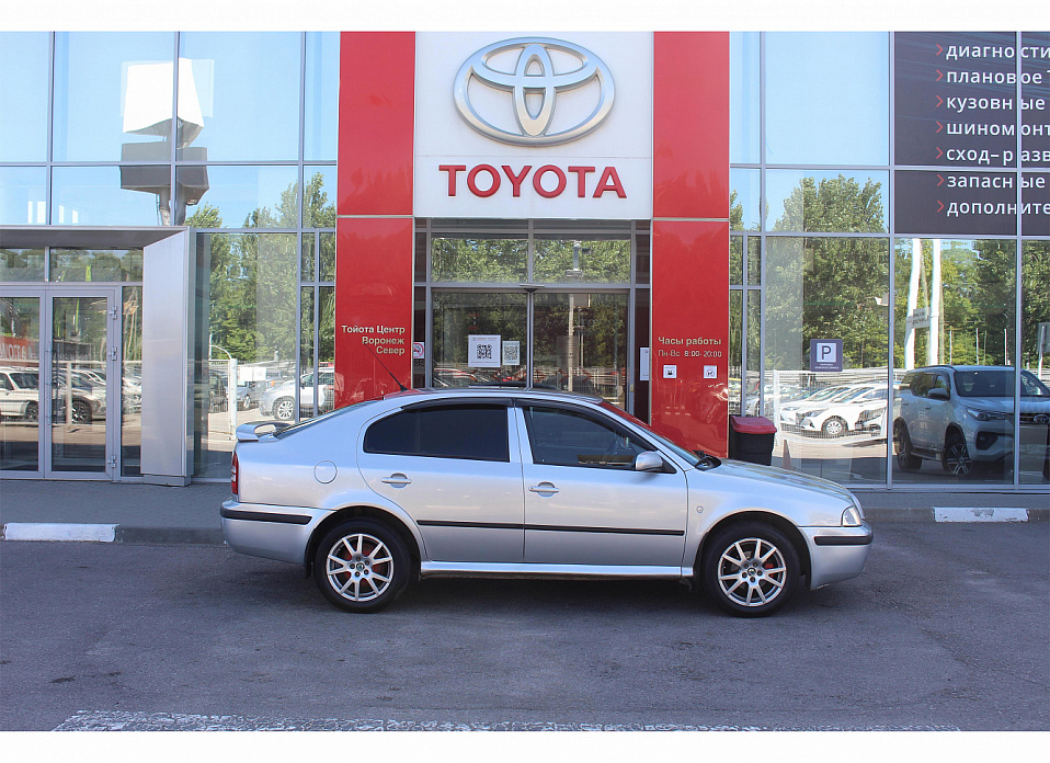 Skoda Octavia, I (A4) Рестайлинг 1.6 MT (102 л.с.)