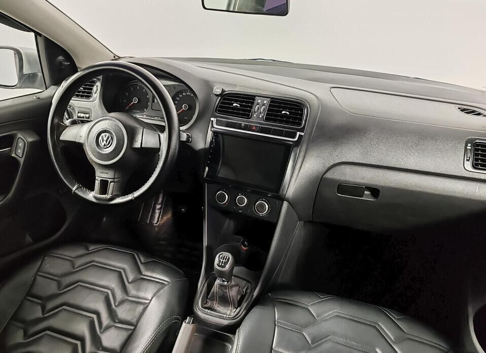 Volkswagen Polo, V 1.6 MT (105 л.с.)