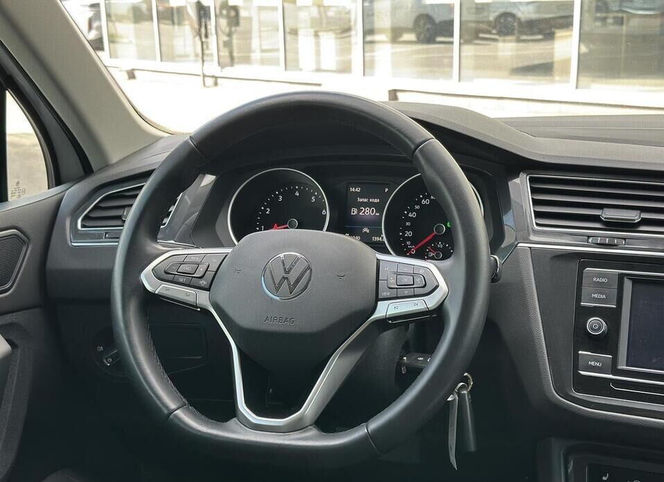 Volkswagen Tiguan, II Рестайлинг 1.4 AMT (150 л.с.) 4WD
