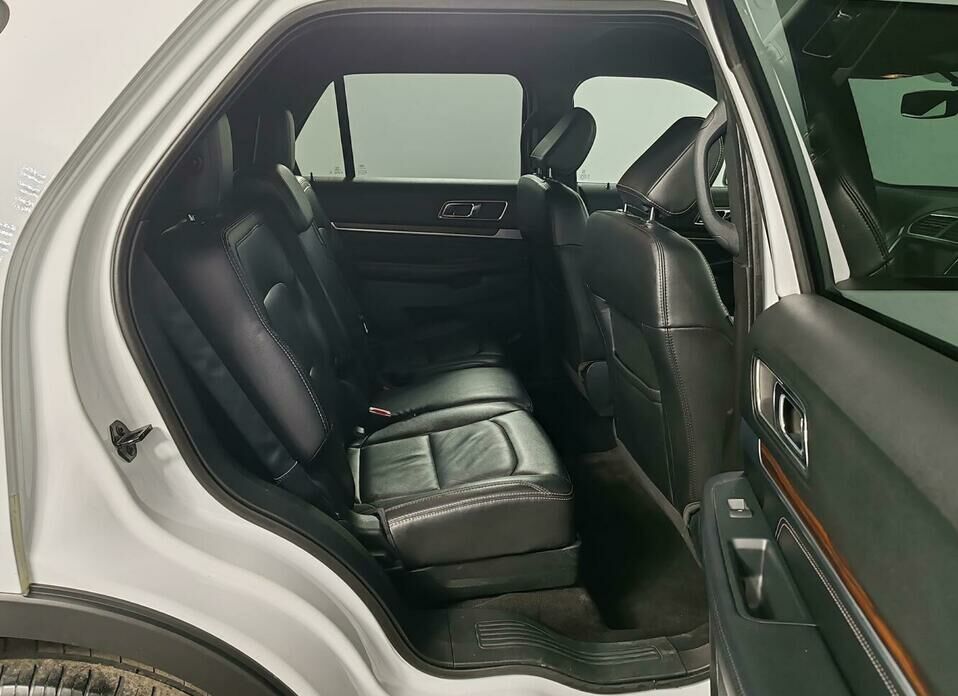 Ford Explorer 3.5 AT (249 л.с.) 4WD