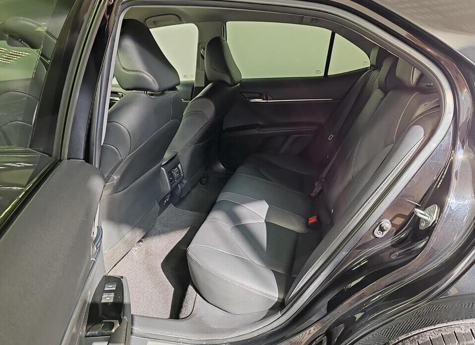 Toyota Camry, VIII (XV70) 2.5 AT (181 л.с.)