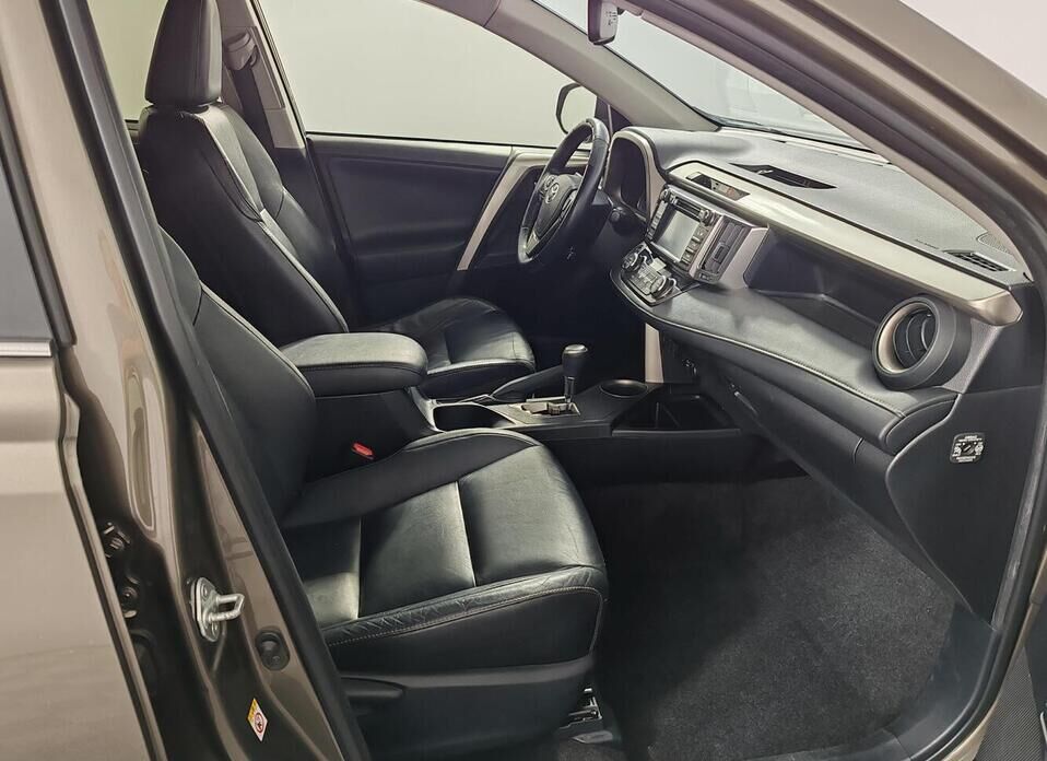 Toyota RAV4, IV (XA40) 2.0 CVT (146 л.с.) 4WD