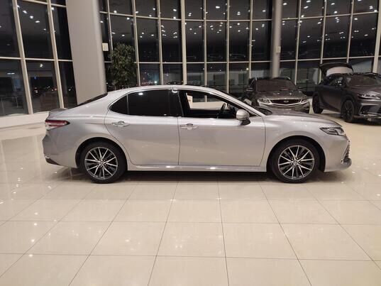 Toyota Camry, 2023&nbsp;г., 56&nbsp;046&nbsp;км