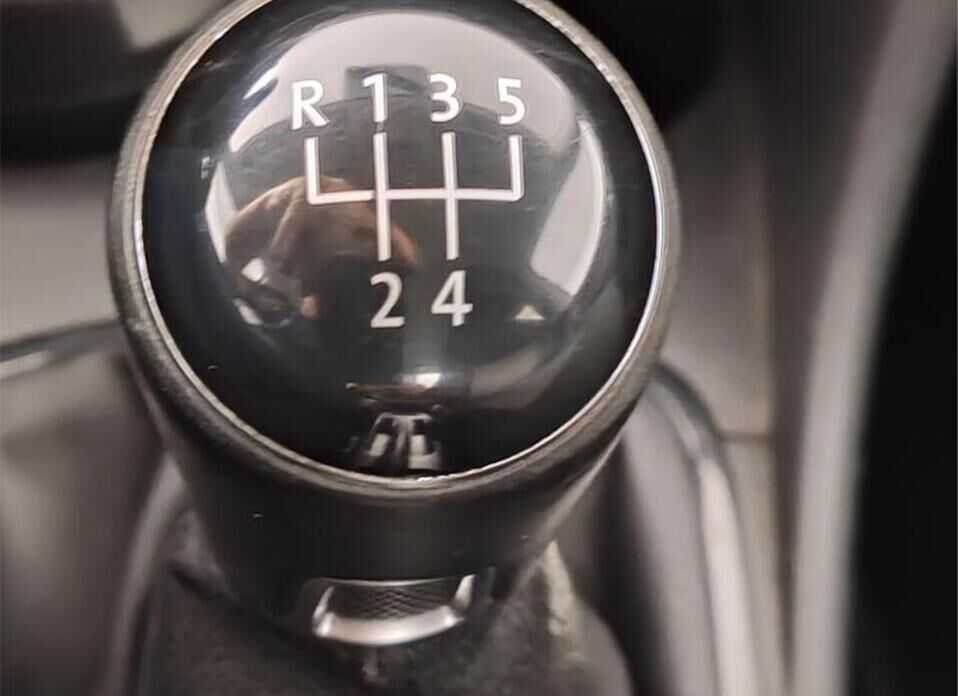 Volkswagen Polo, V 1.6 MT (105 л.с.)